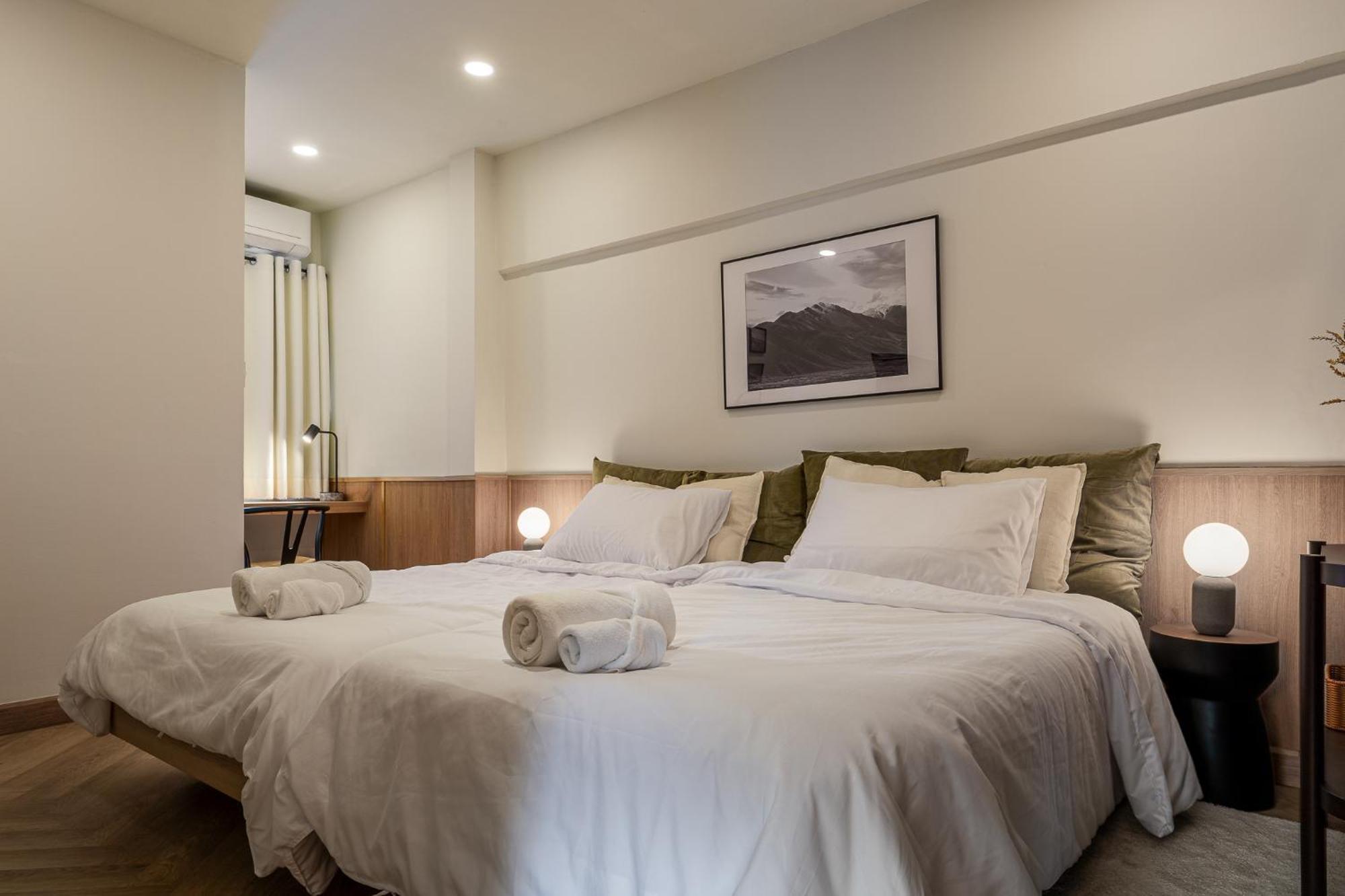 Whole Floor Penthouse, 3 Bedroom 3 Bath, Next To Metro Station Appartement Bangkok