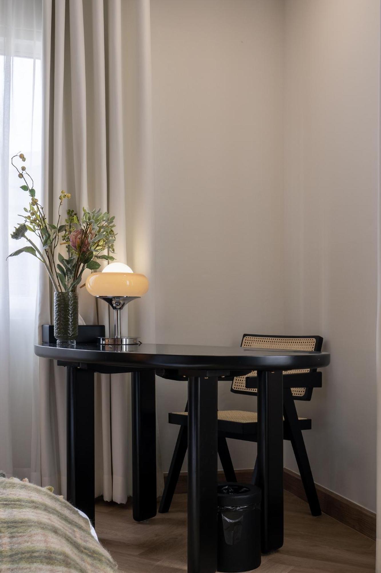 Whole Floor Penthouse, 3 Bedroom 3 Bath, Next To Metro Station